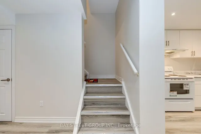 Additional image 37 of 929 Ledbury Cres