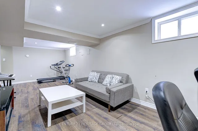 Additional image 39 of 37 Selkirk Ave