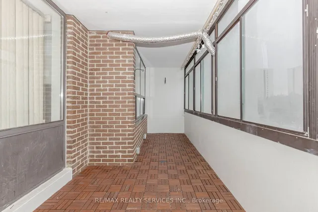 Additional image 39 of 18 Knightsbridge Rd Unit 304