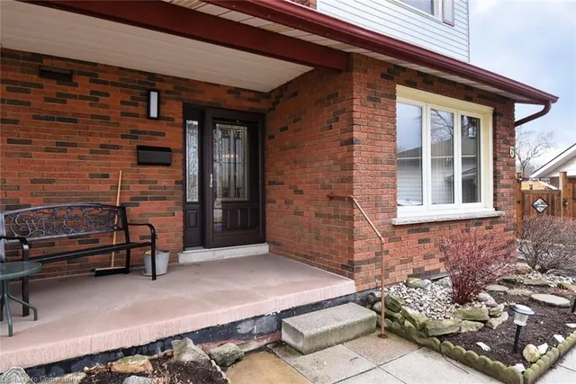 Additional image 3 of 6 Hugo Crt