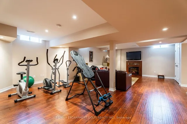 Additional image 31 of 35 Chiara Dr