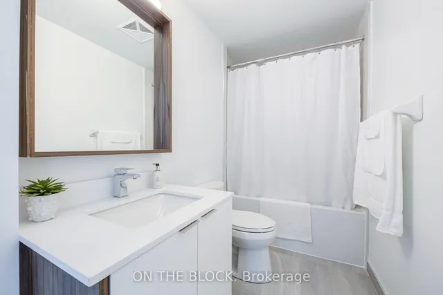 Additional image 33 of 543 Richmond St Unit 1006