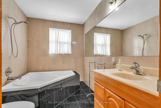 Additional image 23 of 217 La Rose Ave