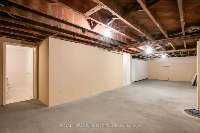 Additional image 37 of 98 Chaplin Cres