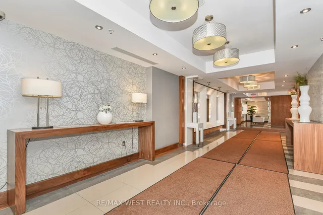 Additional image 4 of 112 Benton St Unit 704