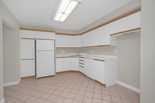 Additional image 9 of 594 Forestwood Cres