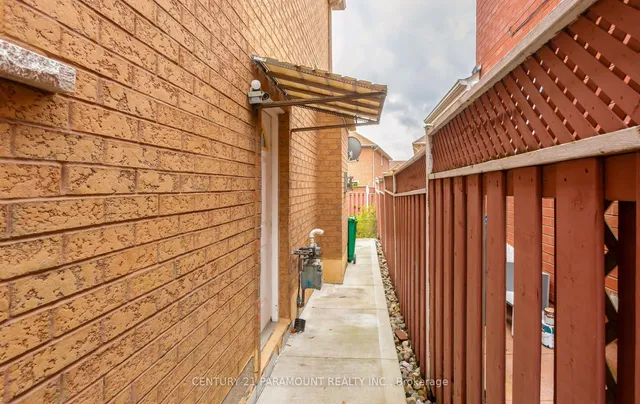 Additional image 38 of 106 Wildberry Cres