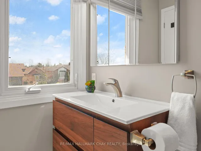 Additional image 26 of 24 Mansion St