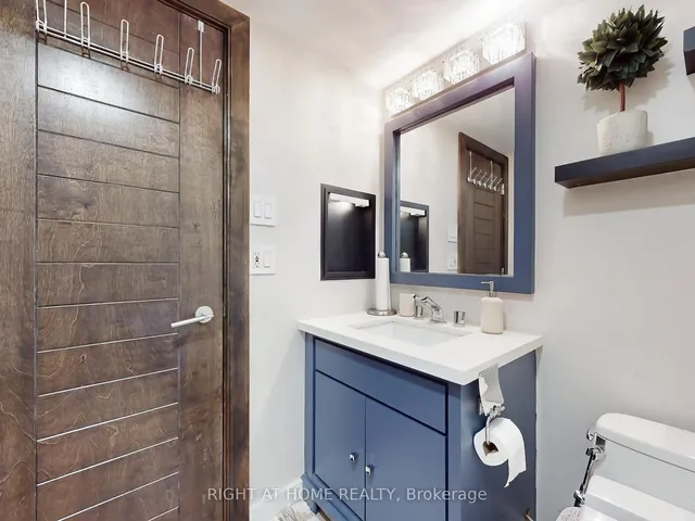 Additional image 38 of 77 Harbour Sq Unit 3408