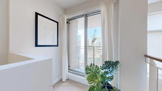 Additional image 24 of 18 Merton St Unit 716