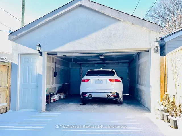 Additional image 28 of 18 Brock Ave