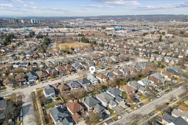 Additional image 27 of 789 Hawkins Cres