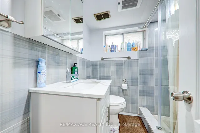 Additional image 12 of 12 Restever Gate