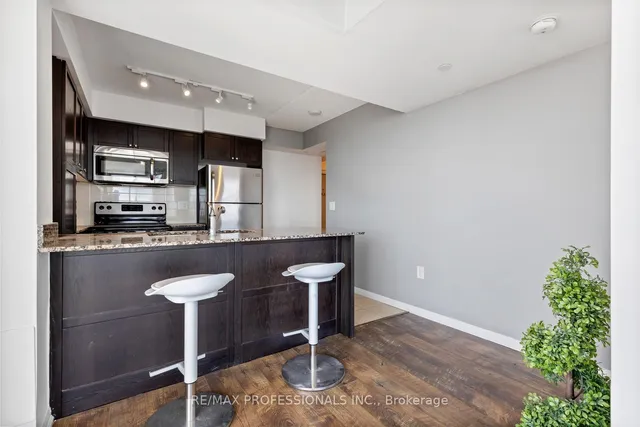 Additional image 8 of 800 Lawrence Ave Unit 1014