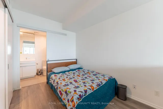 Additional image 18 of 197 Yonge St Unit 2610