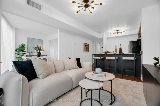 650 Queens Quay Unit 918