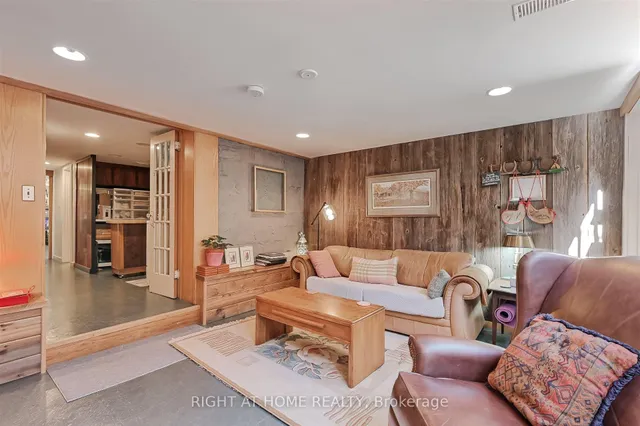 Additional image 17 of 61 Woburn Ave