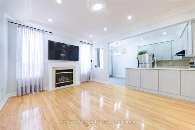 Additional image 12 of 27 Village Lake Cres