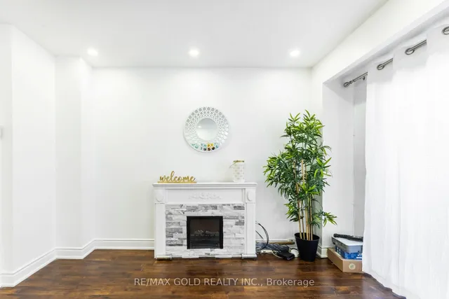 Additional image 15 of 7560 Goreway Dr Unit 18