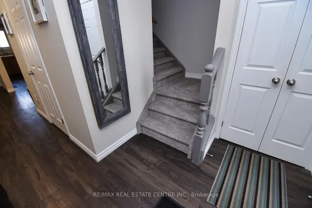 Additional image 4 of 56 Muscot Dr