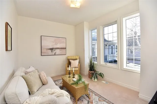 Additional image 22 of 118 Silverbirch Blvd