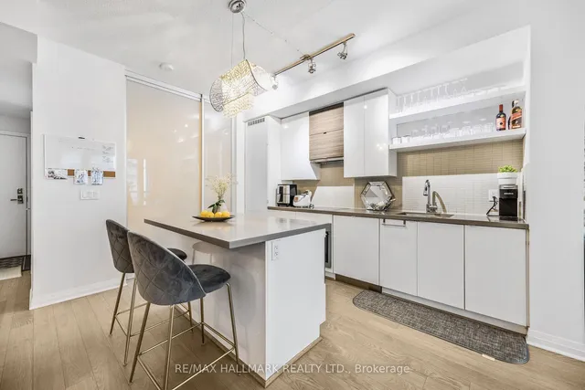 Additional image 8 of 60 Annie Craig Dr Unit 303