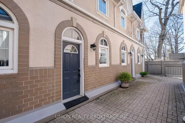 Additional image 28 of 2357 Queen St Unit 7