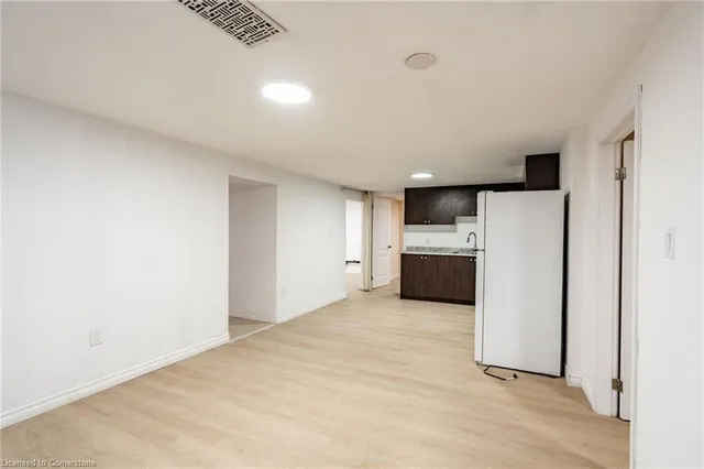 Additional image 32 of 19 Winthrop Pl