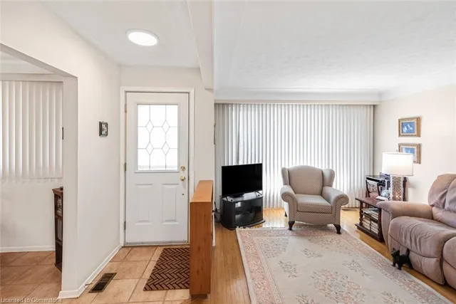 Additional image 7 of 176 Walter Ave