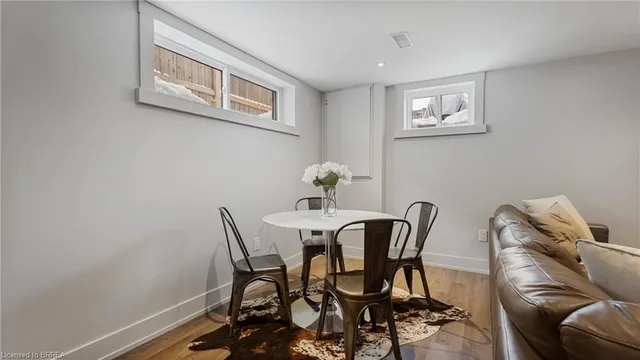 Additional image 21 of 4 Holt Ave