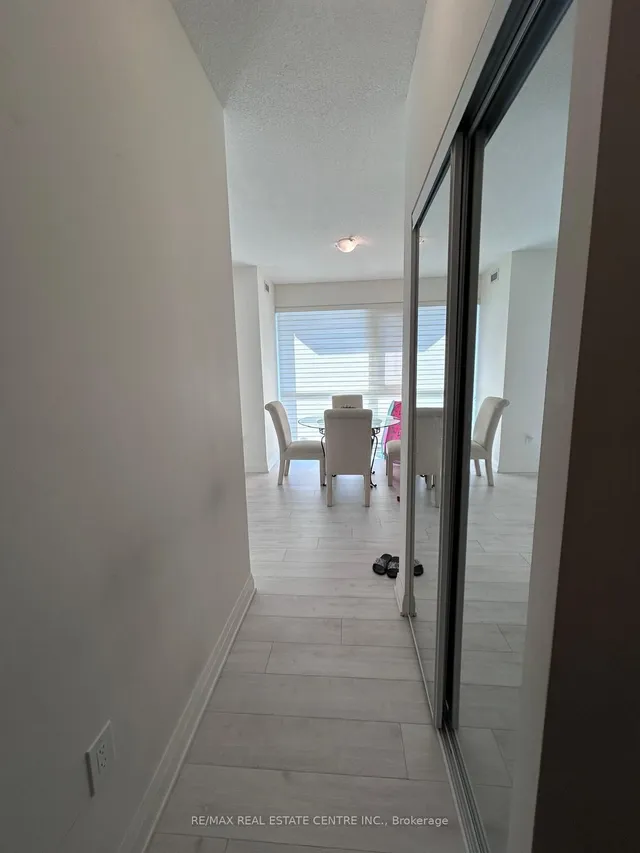 Additional image 2 of 509 Dundas Street West Unit 606