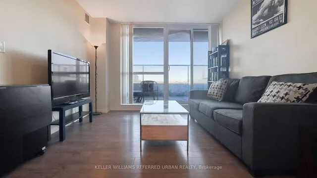 Additional image 3 of 3091 Dufferin St Unit 908