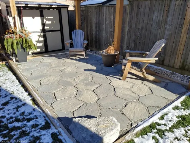 Additional image 29 of 18 Rideau Cres