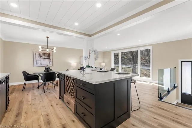 Additional image 9 of 211 Country Club Dr