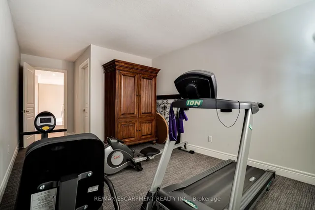 Additional image 38 of 148 Foxridge Dr