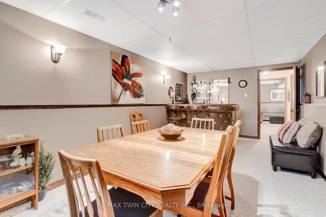 Additional image 32 of 158 Martinglen Cres
