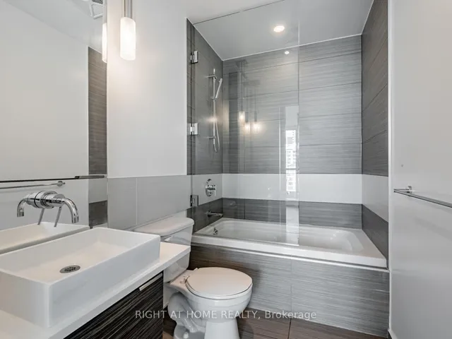 Additional image 17 of 8 charlotte St Unit 1603