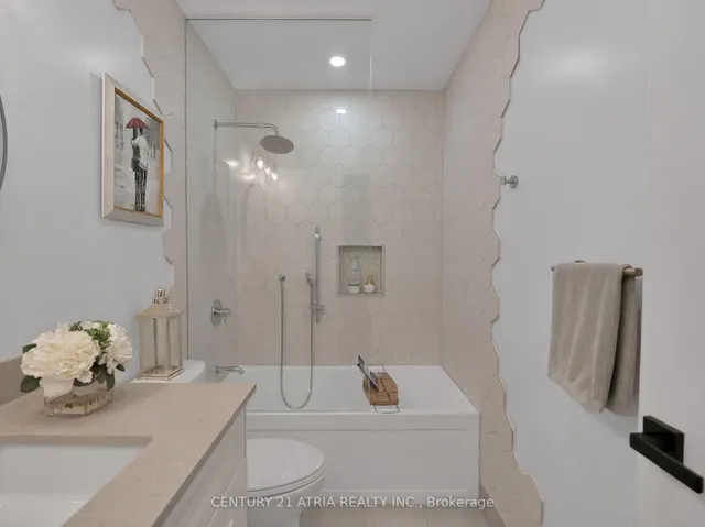 Additional image 30 of 72 Redwood Ave