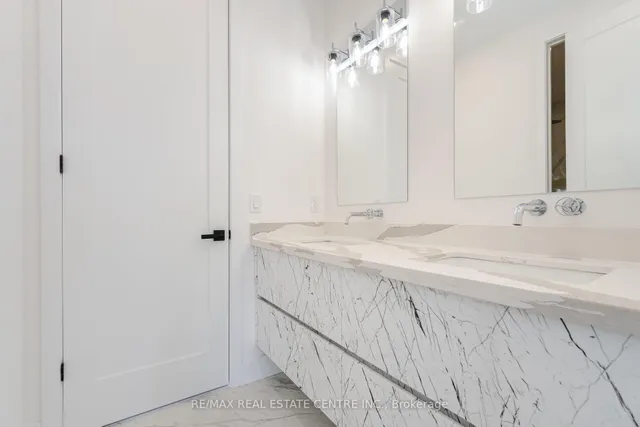 Additional image 31 of 404 Melrose St