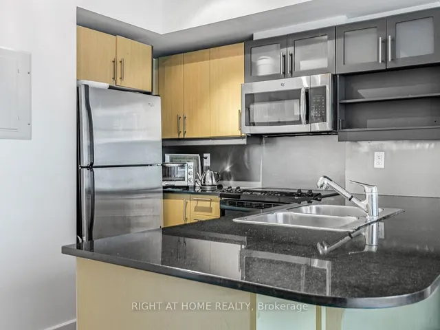 Additional image 18 of 350 Wellington St Unit 425