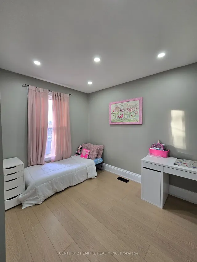 Additional image 20 of 61 Stirton St