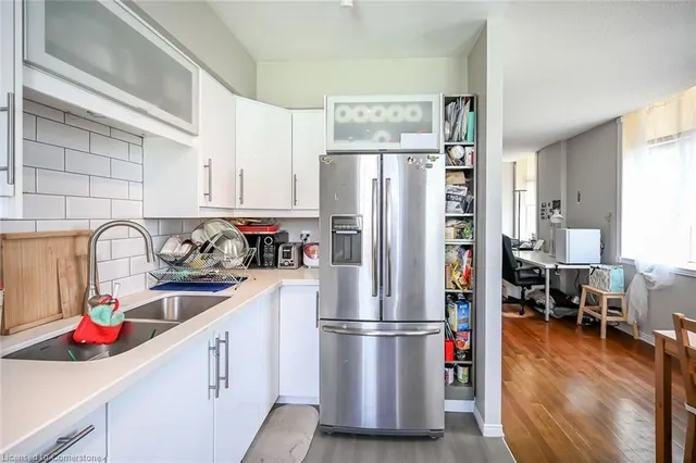 Additional image 13 of 36 James St Unit 905