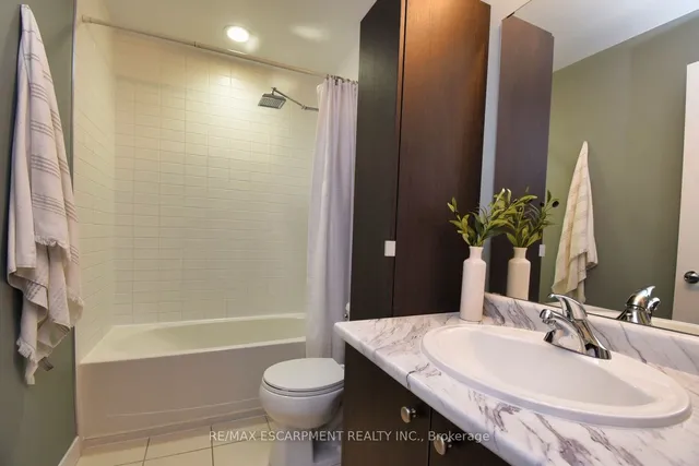 Additional image 25 of 90 Charlton Ave Unit 210