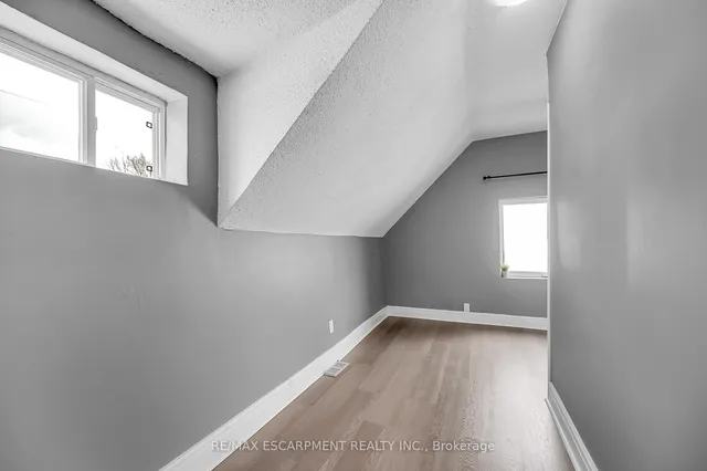 Additional image 23 of 20 Mayflower Ave