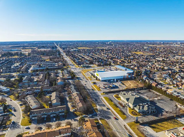 Additional image 48 of 103 Broughton Ave