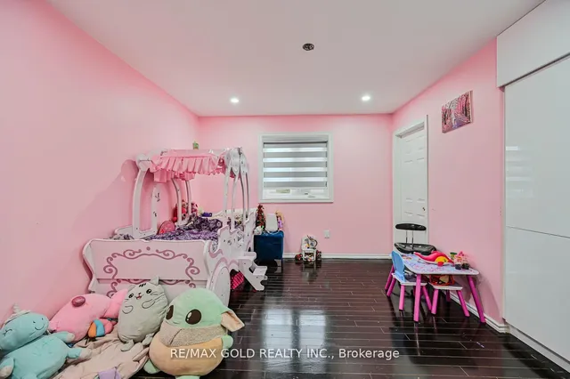 Additional image 26 of 247 Cresthaven Rd