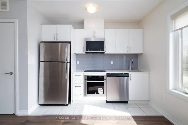 Additional image 10 of 402 The East Mall N/A Unit 220