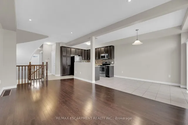 Additional image 16 of 12 Marina Point Cres