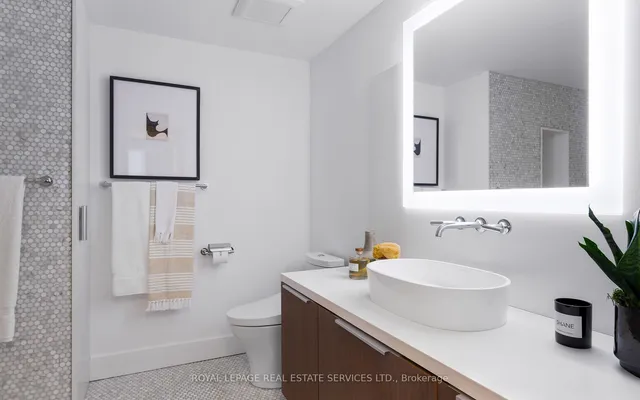 Additional image 33 of 80 Cumberland St Unit PH1903