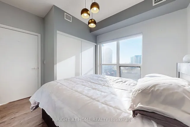 Additional image 12 of 181 Village Green Sq Unit 1218